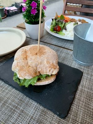 We eat 1 at Villa 6 in Sintra