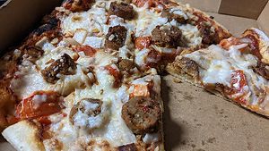 vegan pizza at Ethos Vegan Kitchen in Winter Park