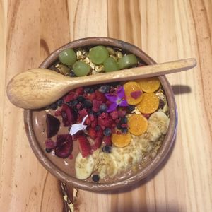 Beautiful breakfast smoothie bowl at Zatua Miski in Cuenca