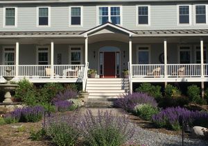 Entrance walk at Sundogs Bed and Breakfast in Shepherdstown