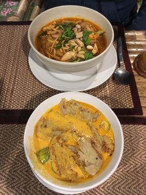 Top: Tom yum soup
Below: Red curry with "chicken" at Taste From Heaven in Koh Phangan