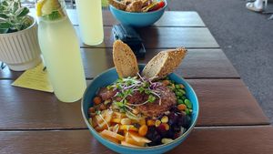 Salat mit veganen Kidneybohnenpattys und veganem Dressing ❤️ at Bauchgfui in Berchtesgaden