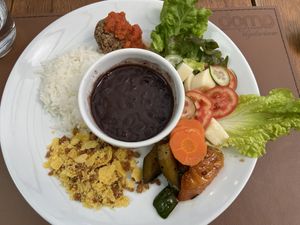 Brasileirinho, adaptado para vegano trocando o ovo por salada   at Domo Cafe Bistro in Curitiba