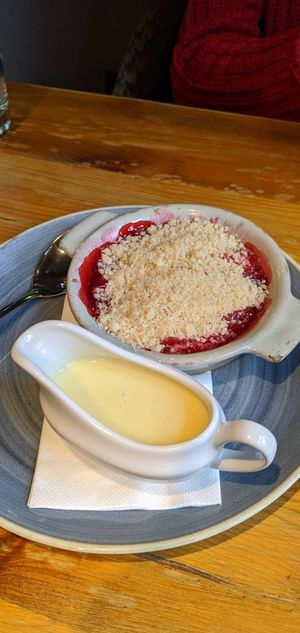 Vegan crumble & custard at The Fox House in Hope Valley