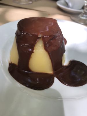 Nectarine flan at L'Hortet in Barcelona