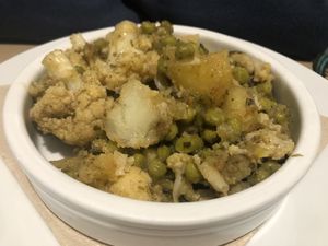 Cassoleta de coliflor, pèsol i patata  at L'Hortet in Barcelona