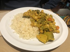 Curri de cigrons i verdures amb arrós basmati  at L'Hortet in Barcelona