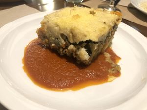 Musaka amb xampinyons, albergínia, patata i carbassó  at L'Hortet in Barcelona
