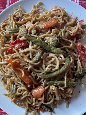Udon vegan with peanut sauce #Veganuary at L'Hortet in Barcelona