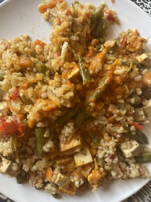 Arros integral amb tofu i curry  at L'Hortet in Barcelona