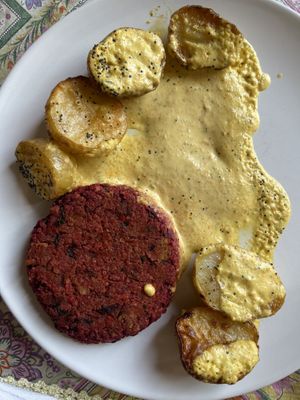 Mill burger with moustard sauce  at L'Hortet in Barcelona