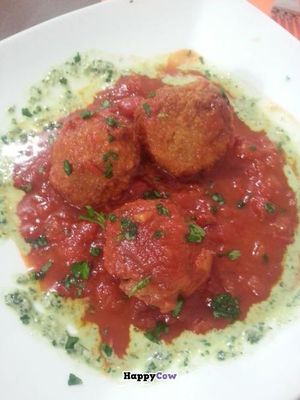 Quinoa meatballs at L'Hortet in Barcelona