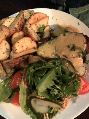 Steak and potatoes  at Veganaes in Reykjavik