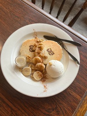 Cashew Banana Pancake🍌
March limited menu. at Vegan Cafe PQ's in Tokyo