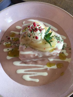  Savory peach summer themed curry. The scoop on top is vegan margarine. at Vegan Cafe PQ's in Tokyo