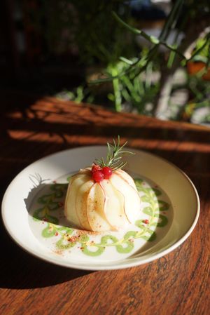 Seasonal Curry「Apple White Holiday Curry」※Onion-Free at Vegan Cafe PQ's in Tokyo