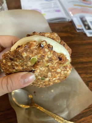 Ice cream sandwich with vanilla ice cream  at Vegan Cafe PQ's in Tokyo