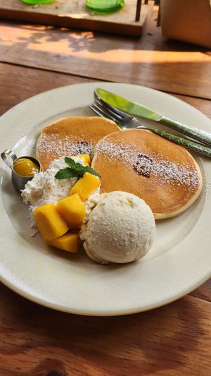 Mango pancakes  at Vegan Cafe PQ's in Tokyo
