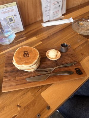 normal pancake offering   at Vegan Cafe PQ's in Tokyo