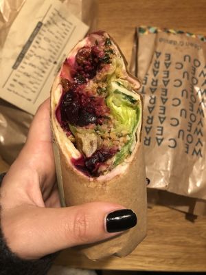 vegan oriental wrap at Dean & David - Hauptbahnhof in Munich