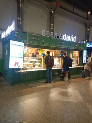  at Dean & David - Hauptbahnhof in Munich