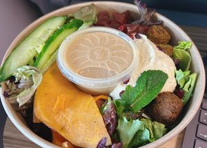 falafel tahini salad  at Dean & David - Hauptbahnhof in Munich