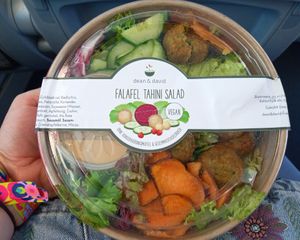 Vegan Falafel Tahini salad with sweet potatos at Dean & David - Hauptbahnhof in Munich