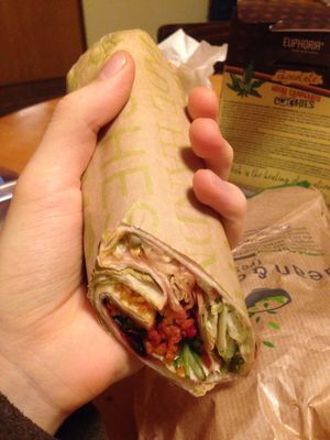 Vegan wrap at Dean & David - Hauptbahnhof in Munich