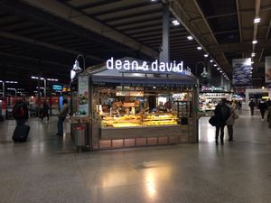 Hard to miss! at Dean & David - Hauptbahnhof in Munich