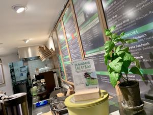 inside at Dean & David - Hauptbahnhof in Munich