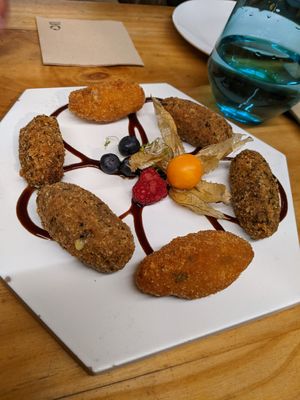 Croquetas at Cor de Carxofa in Benicarlo
