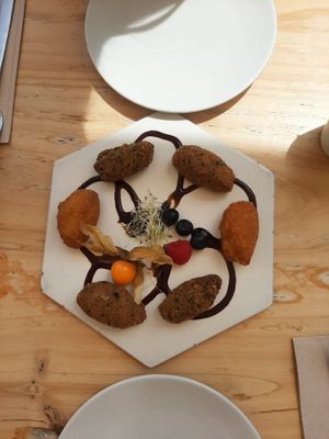 Croquetas at Cor de Carxofa in Benicarlo