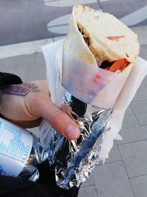 Falafel im Brot 3€ at Falafel Kimo in Hamburg