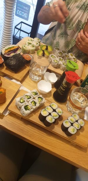 Maki, california, nigiri et onigirazu at Sushi Kawaii in Montpellier