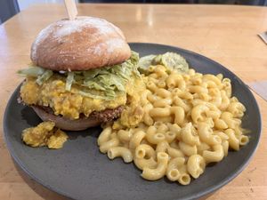 Chkn Burger Mac n Cheez side 👌  at The Wayside Cafe & Deli in Olympia