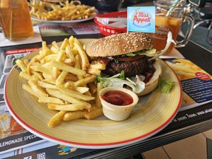 Quinoa Schwarzer Bohnen Burger at Miss PeppeR in Wietzendorf