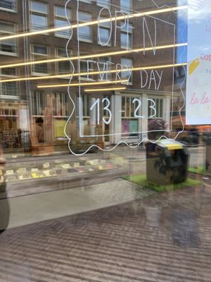 Opening hours at La La Ijs in Amsterdam
