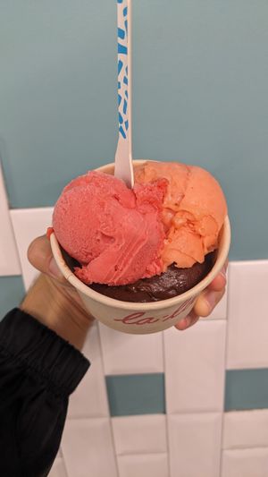 3 scoops : raspberry/hibiscus - blood orange - chocolate / orange / hazelnut at La La Ijs in Amsterdam