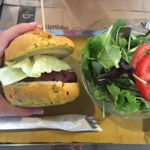 Bloody B burger made of beet and miso patty, with pickles iceberg lettuce and vegan coffee mayo
This is in the summer menu at WellDone Burger in Padua