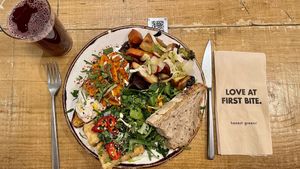 Crispy miso tofu, seasonal chargrilled vegetables, baked sweet potato-10/10👀 at Honest Greens - Hortaleza in Madrid