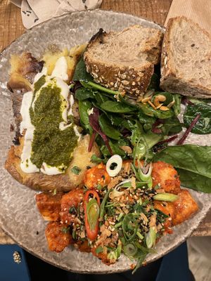 Spicy tofu, my new favourite  at Honest Greens - Hortaleza in Madrid