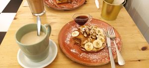 Latte de avellana con leche de avena at Socola in Murcia