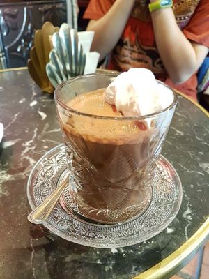 Cardamom bond at Bombon in Madrid