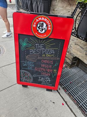  at Polina Pizzeria in Quebec