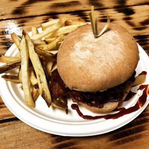 Fakin’ Western Burger at The Food Plant Food Truck in Springfield