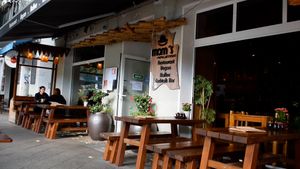 outside at Mom's Creation - Friedrichshain in Berlin