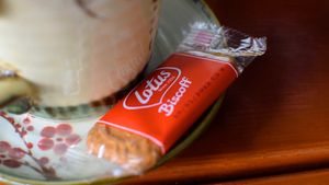 lotus biscoff cookie comes with tea at Mom's Creation - Friedrichshain in Berlin