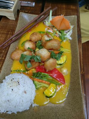 Vegan fried 'chicken' balls (delicious!!) at Mom's Creation - Friedrichshain in Berlin