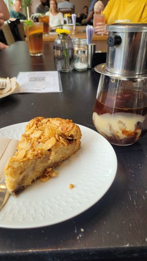 Veganer Apfelkuchen und good morning Vietnam in vegan at Makery in Braunschweig