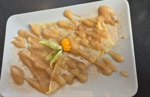 Crepe mit Apfelmus und Zimtzucker at Makery in Braunschweig